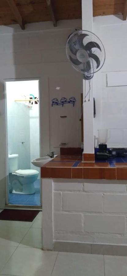 Habitación triple con cocina y baño privado Necoclí Exterior foto